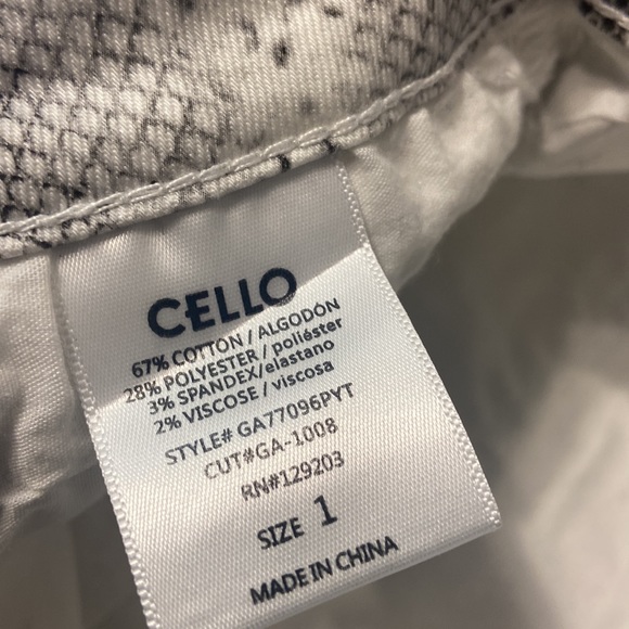 NWOT Cello Animal Print Jeans - Picture 4 of 12